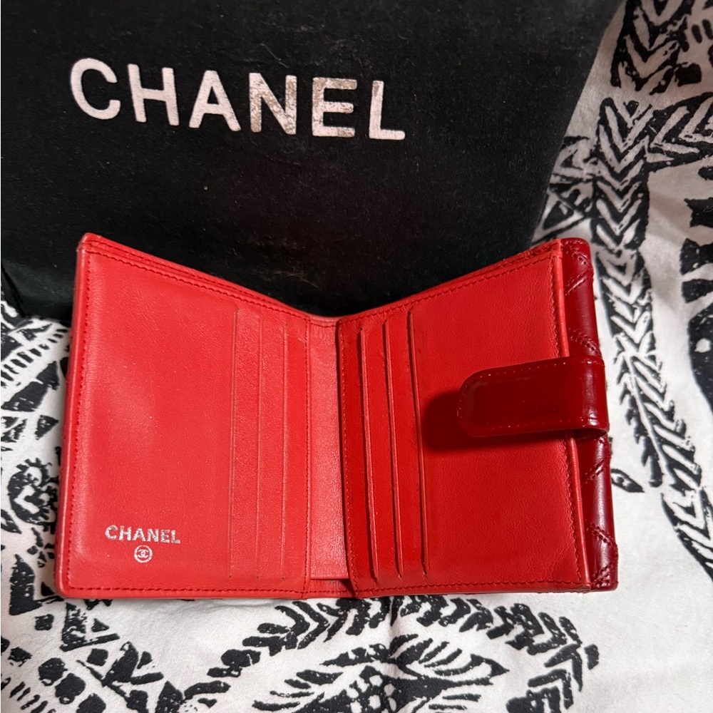 Chanel Red Quilted Leather wallet with unbranded silver Chain wallet - Picture 5 of 9